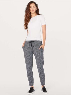 LULULEMON On The Fly Pant *28" in Wee Are From Space Black Slate / Black